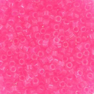 Miyuki Delica 11/0  DB2035 - Luminous Wild Strawberry x8g