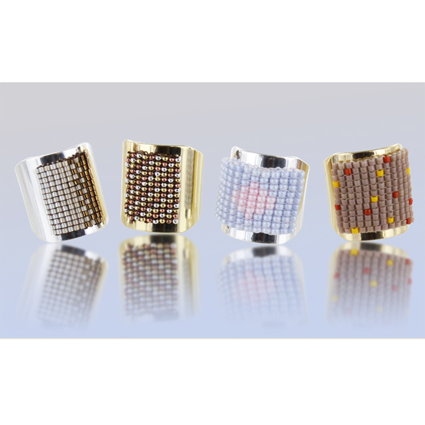 Anillo tejido de cuentas rectangulares Perles Co