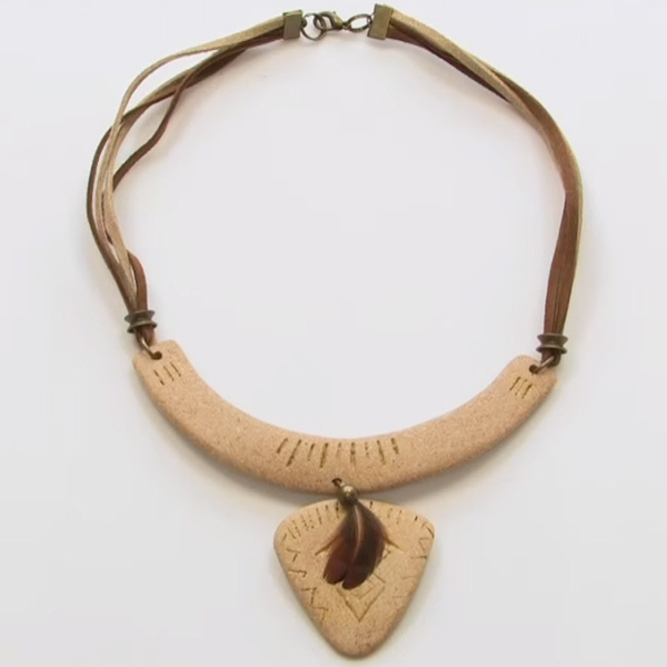 Esquema Crear un collar con polvo de madera Esquema Crear un collar con polvo de madera