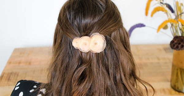 Barrettes fleurs tissu organza rose