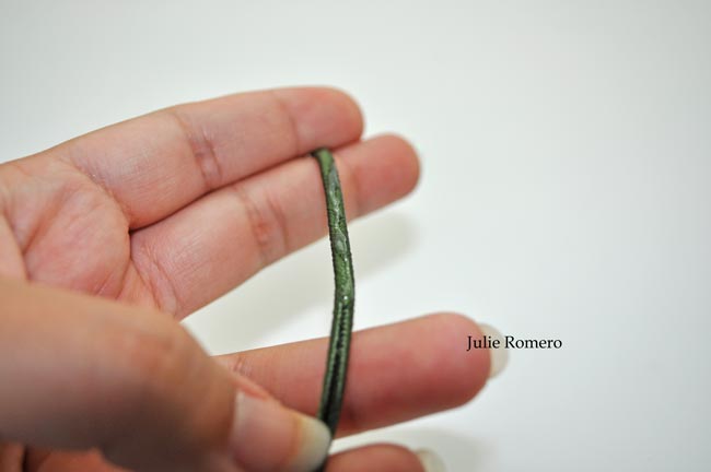 anillo de la trenza con cabujón y hematita PureCrystal : Paso 1