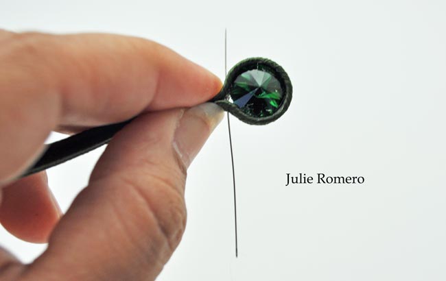 anillo de la trenza con cabujón y hematita PureCrystal : Paso 3