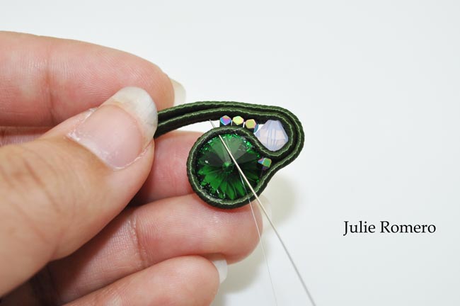 anillo de la trenza con cabujón y hematita PureCrystal : Paso 7