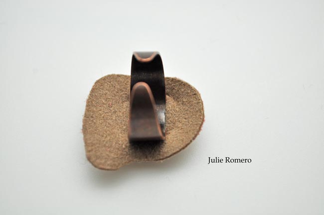 anillo de la trenza con cabujón y hematita PureCrystal : Paso 14