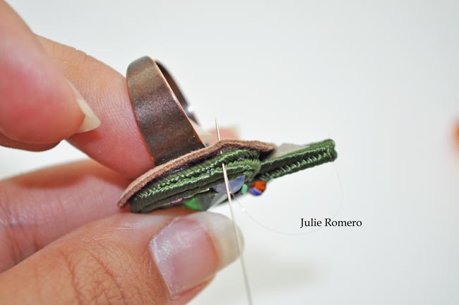 anillo de la trenza con cabujón y hematita PureCrystal : Paso 17