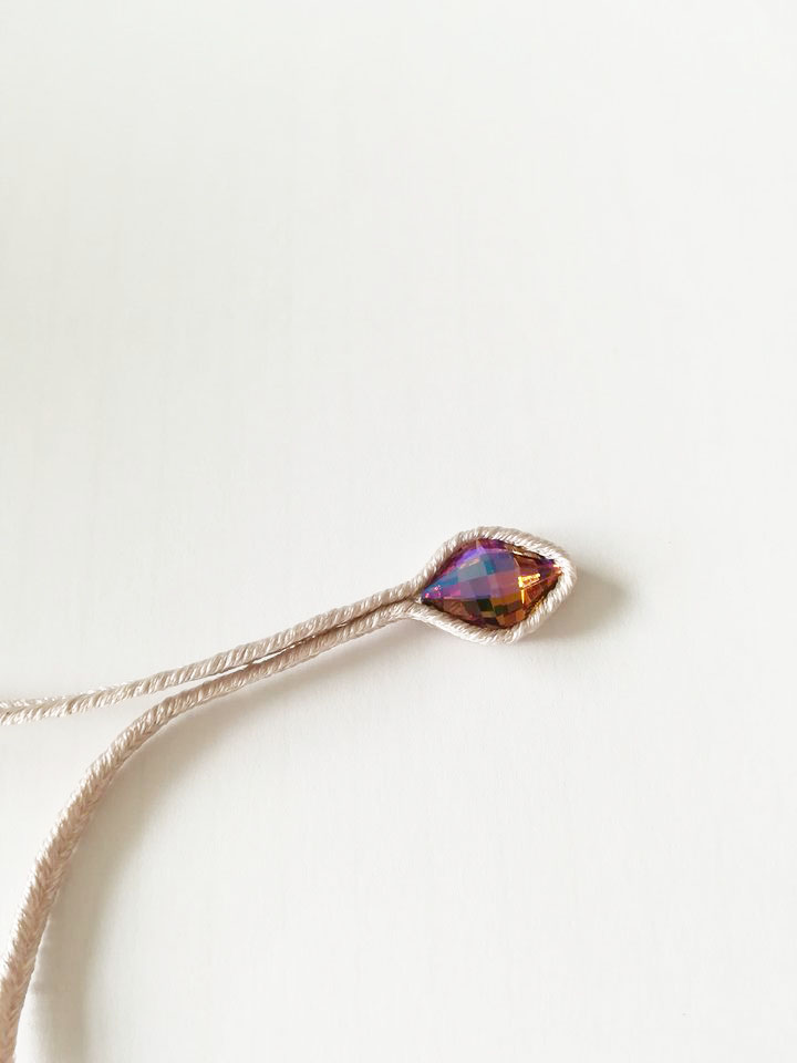 Pendientes brillantes alas trenza de luz de luna y cristales PureCrystal : Paso 2