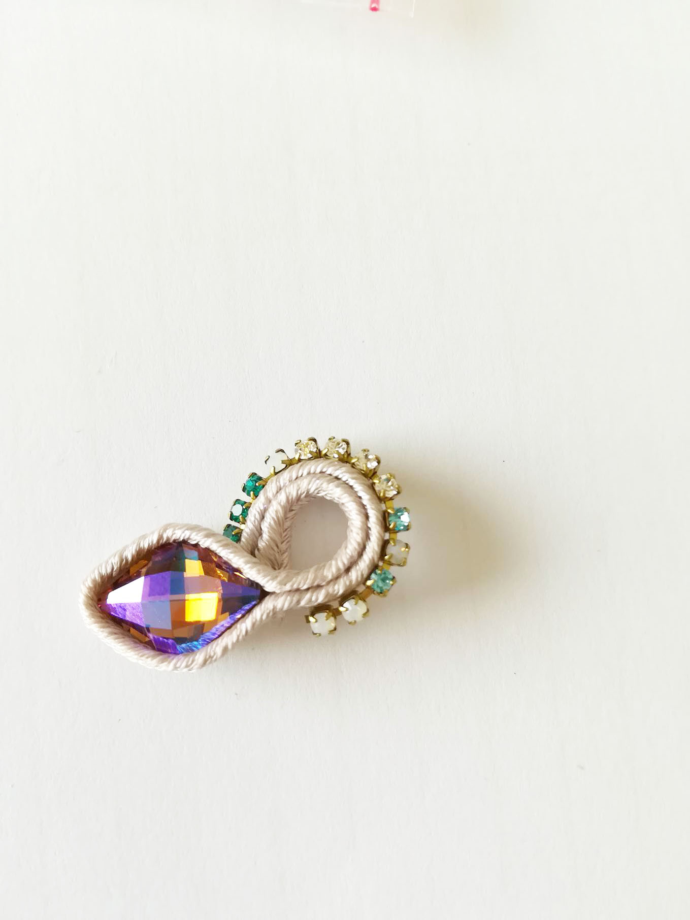 Pendientes Bright Wings de soutache luz de luna y cristales PureCrystal : Paso 5 Pendientes Bright Wings de soutache luz de luna y cristales PureCrystal : Paso 5