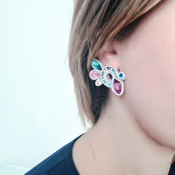 Tutoriel Boucles d'oreilles Bright Wings en soutache moonlight et cristaux Swarosvki