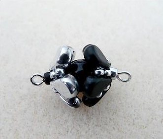 Boucles d'oreilles Sakura avec perles Amos® par Puca® étape 24