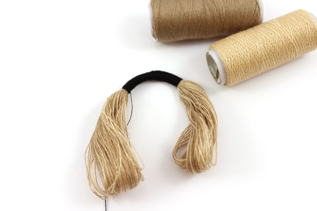 Boucles d'oreilles cabochon PureCrystal Buttercup pompon style ethnique 2 Boucles d'oreilles cabochon PureCrystal Buttercup pompon style ethnique 2