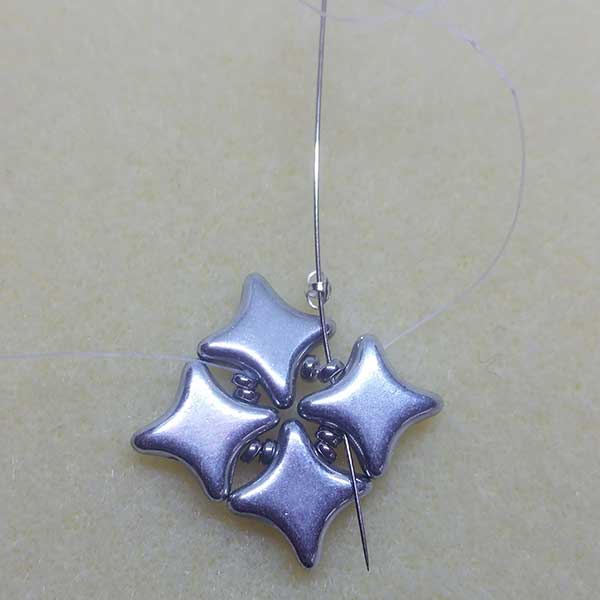 Tutoriel boucles d'oreilles DIY avec des perles de verre Star Beads