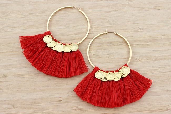 Créoles pompons rouges et sequins