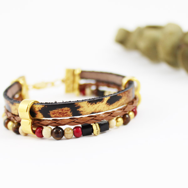 Pulsera de leopardo con cuentas de madera y piedras preciosas