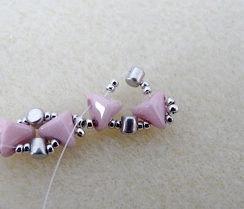 tutorial-cuentas en vidrio-brazalete Cory-Puca-07