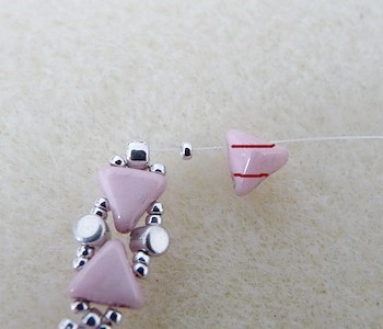 tutorial-cuentas en vidrio-brazalete Cory-Puca-113