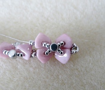 tutorial-cuentas en vidrio-brazalete Cory-Puca-18