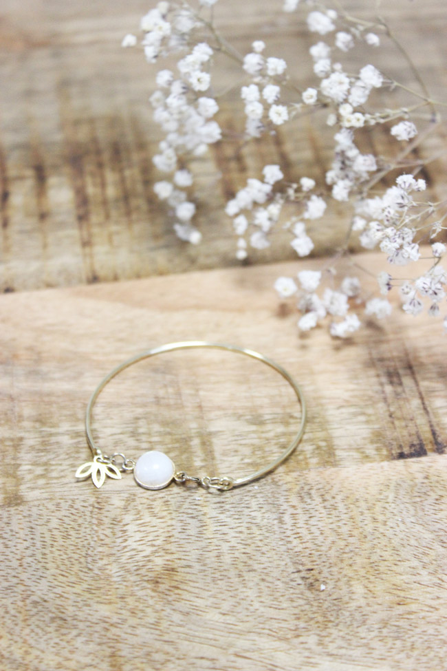 Esquema Pulsera de oro llena de bricolaje y piedra lunar Esquema Pulsera de oro llena de bricolaje y piedra lunar