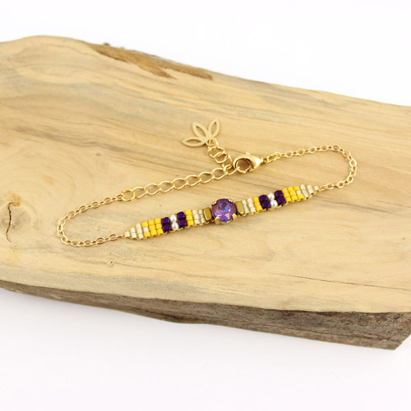 Pulsera tejida con punto cuadrado y cabujón PureCrystal DeLite