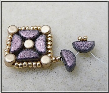 Tutoriel bijou schéma gratuit bracelet Maiya en perles en verre Kos par Puca