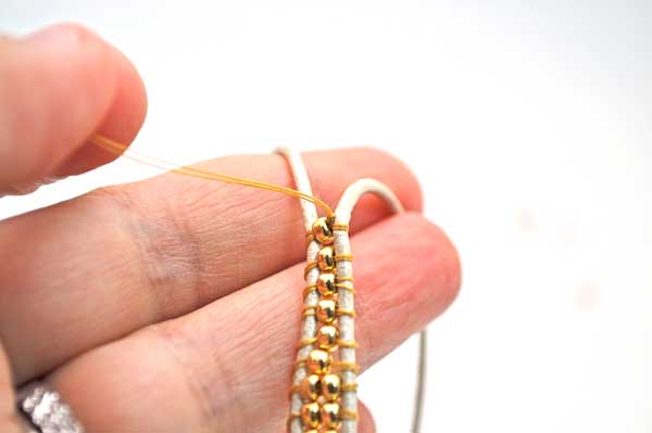 Bracelet wrap blanc et doré avec Tila beads, Rocaille Miyuki et nacrées PureCrystal