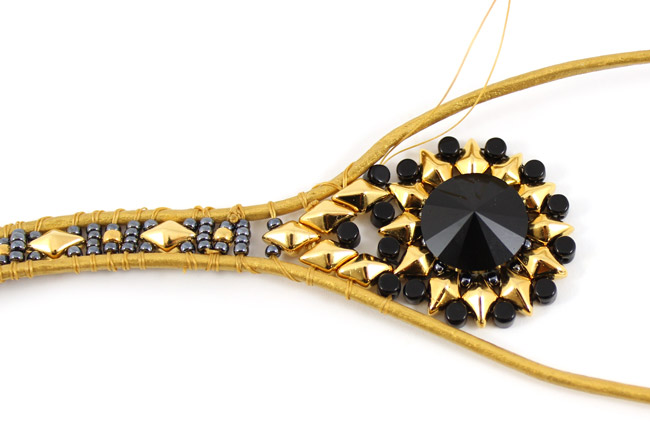 Cuff Wrap y Negro Oro y PureCrystal Diamonduo botón 06 Manchette Wrap Noire et Dorée Diamonduo et Bouton PureCrystal 06