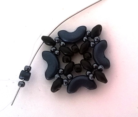 con cuentas pulsera manguito Minos, Arcos y Super Duo : Paso 16