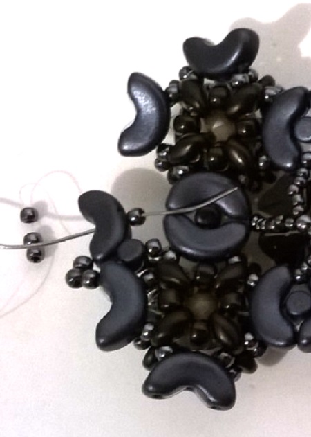 con cuentas pulsera manguito Minos, Arcos y Super Duo : Paso 50