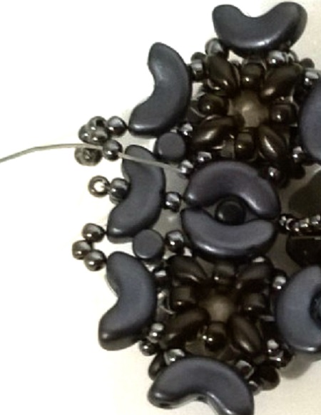 con cuentas pulsera manguito Minos, Arcos y Super Duo : Paso 60