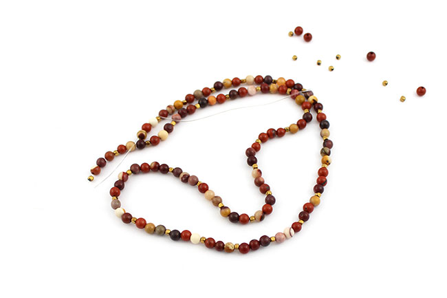 Bracelet multirangs Jaspes rouges moukaïte montage des perles