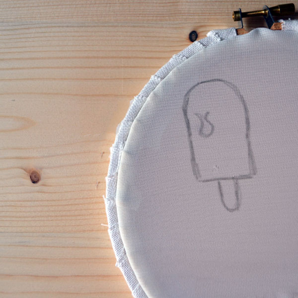 Broche bricolaje en hilo dorado bordado. Broche DIY glace en broderie au fil d'or