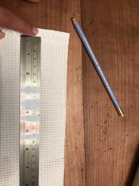 Tela de hojas de otoño bordadas con forma de panal de bricolaje Tela DMC Mouliné Etoile DIY Torchon en tissu nid d'abeille brodé motifs feuilles d'automne en fil DMC Mouliné Etoile