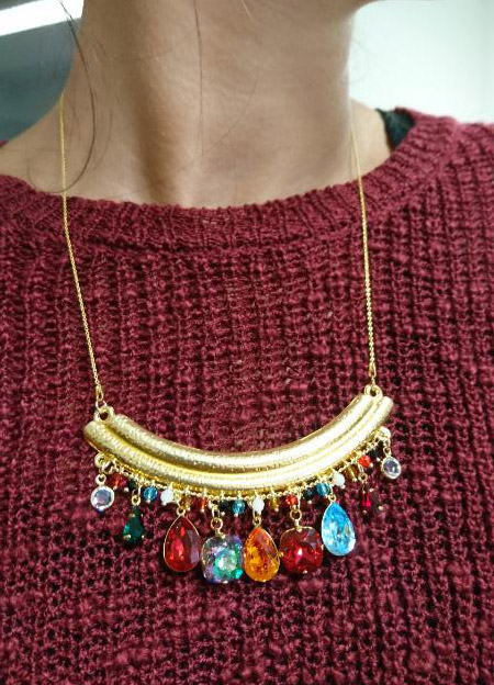 placa-aleta-crystal--swrarovski Borne frente plastron-fin-cristaux-swrarovski-porté