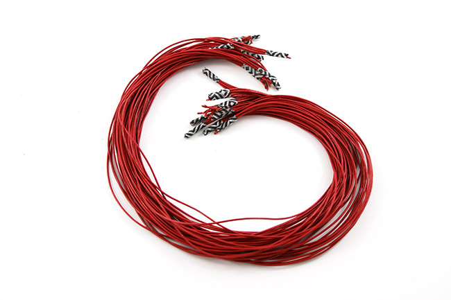 Cuello de cuero multihilo que reúne los hilos.