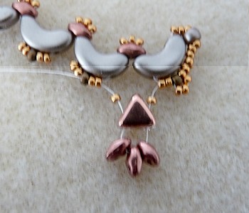 Collar Jéromine Arcos® Khéops® y rock por Puca® : Paso 7