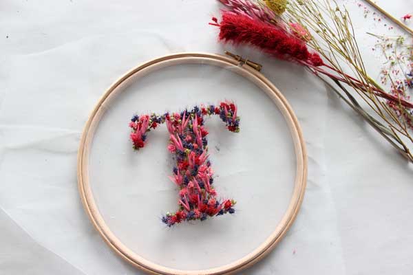 Bordado DIY de decoración de tambor con flores secas : Paso 5