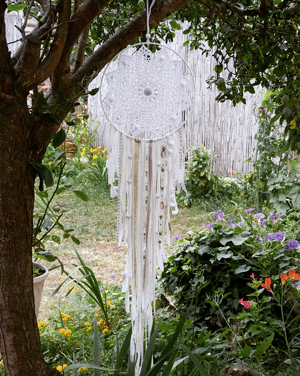 Atrapasueños atrapasueños fácil DIY crochet doily con encaje y flecos de jersey : Paso 6 Atrapasueños atrapasueños fácil DIY crochet doily con encaje y flecos de jersey : Paso 6