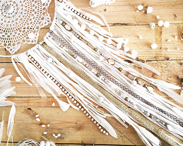 Atrapasueños atrapasueños fácil DIY crochet doily con encaje y flecos de jersey : Paso 3 Atrapasueños atrapasueños fácil DIY crochet doily con encaje y flecos de jersey : Paso 3