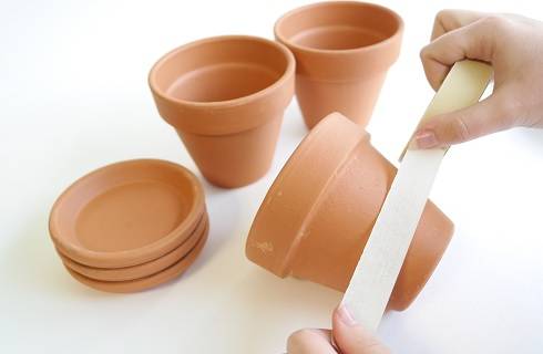 Bricolaje macetas de pintura fáciles para la primavera con decoCème pintan Pébéo DIY facile Peindre ses pots de fleurs pour le printemps avec la peinture decoCème de Pébéo