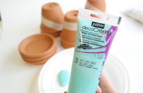 Bricolaje macetas de pintura fáciles para la primavera con decoCème pintan Pébéo DIY facile Peindre ses pots de fleurs pour le printemps avec la peinture decoCème de Pébéo