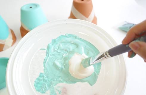 Bricolaje macetas de pintura fáciles para la primavera con decoCème pintan Pébéo DIY facile Peindre ses pots de fleurs pour le printemps avec la peinture decoCème de Pébéo