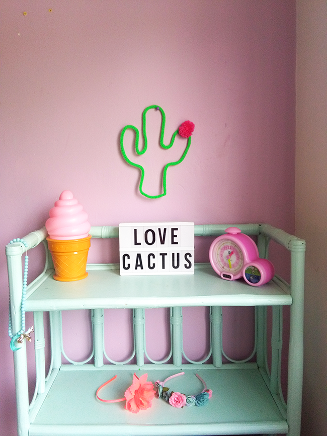diy-deco-realiser-un-cactus-au-tricotin-cute-kawai-facile-easy-mur