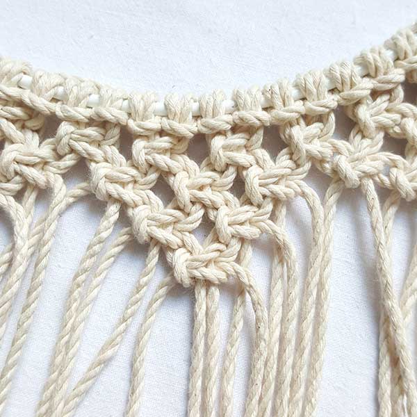 Corona de Navidad de macramé : Paso 6 Corona de Navidad de macramé : Paso 6