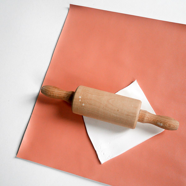 Broche DIY baigneuse en pâte polymère