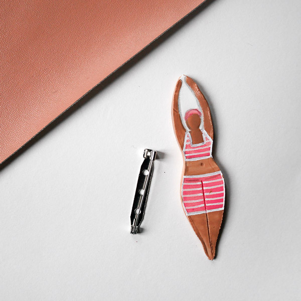 Broche DIY baigneuse en pâte polymère