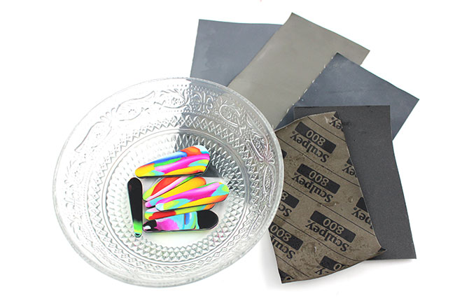 Collar étnico multicolor de arcilla polimérica : Paso 14