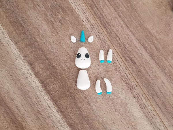 Customiser votre bullet journal avec une licorne et nuage en FIMO Customiser votre bullet journal avec une licorne et nuage en FIMO