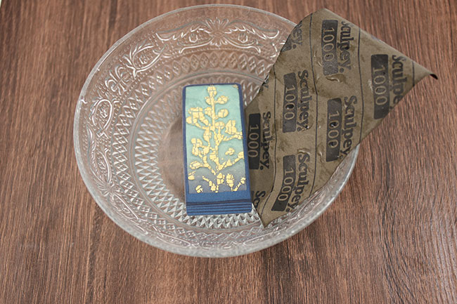 Finition ponçage du pendentif Finition ponçage du pendentif