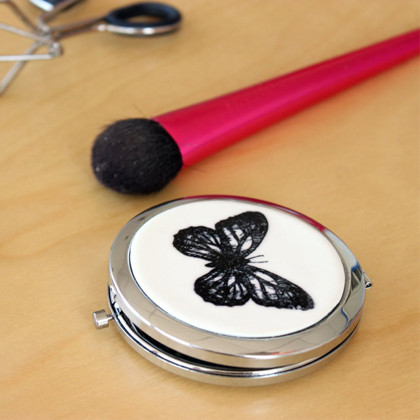 caja de metal del cuello con pasta de polímero y el tampón patrón de mariposa caja de metal del cuello con pasta de polímero y el tampón patrón de mariposa