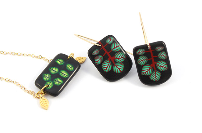 Creación de joyas con una compleja caña de hojas. Création de bijoux avec une cane feuille complexe