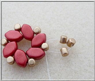 DIY Pia Parure Paros y Minos Glass Parure by Puca : Paso 7